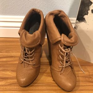 Elizabeth and James Covered wedge ankle boots sz6